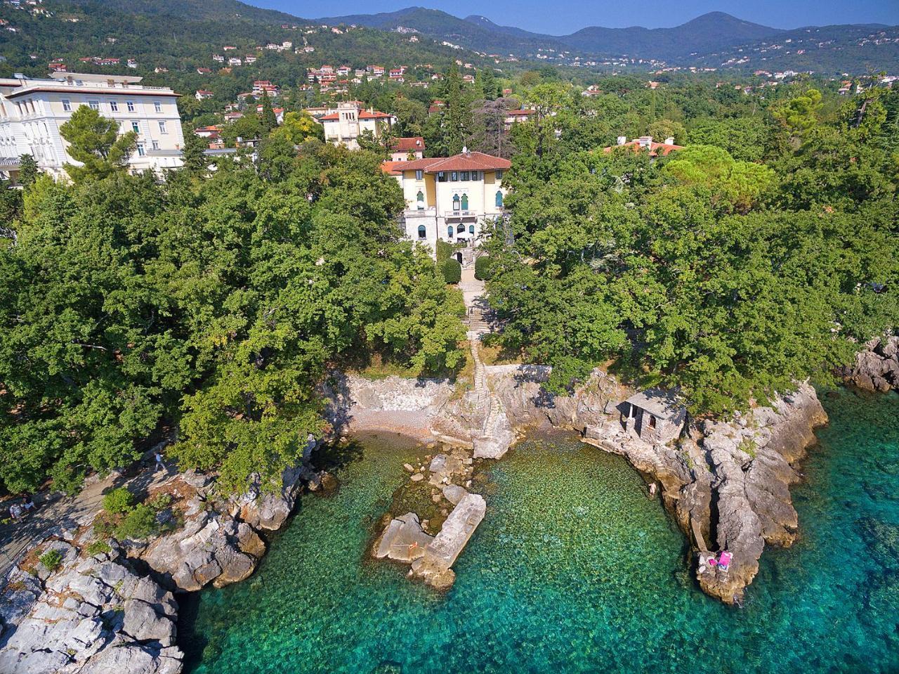 Hotel Villa Astra Lovran Exterior photo