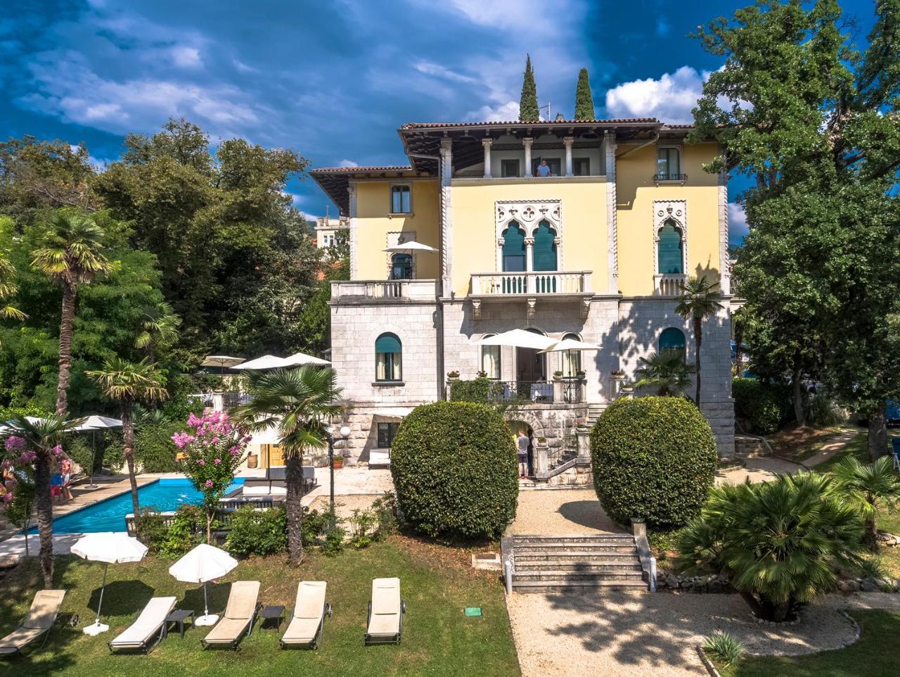 Hotel Villa Astra Lovran Exterior photo